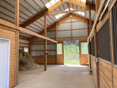 Horse-Friendly Colorado Mountain Property with Barn and Epic View - image 32