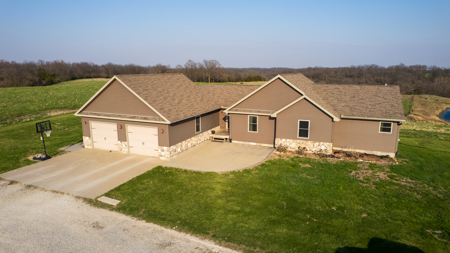 Custom Home on 3 Acres – Moravia, IA - image 32