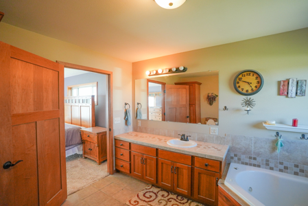 Custom Home on 3 Acres – Moravia, IA - image 10