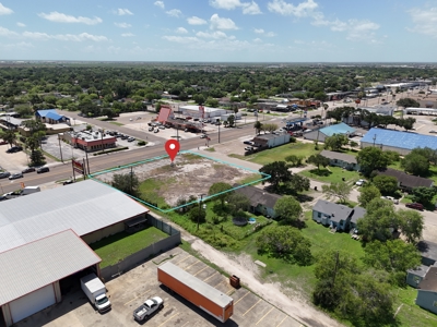 Commercial Property in the Heart of Kingsville, Tx - image 3