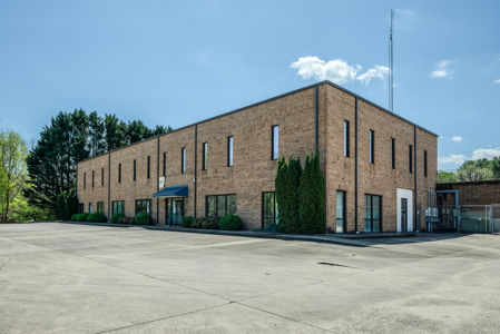 19.75 Acres of Commercial Land and Buildings - image 23
