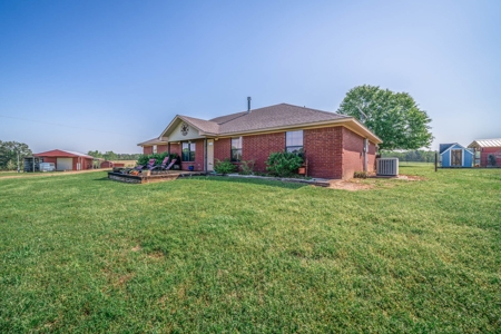 East TX Ranch, Multi-Generational Living, Pasture and Pond - image 13