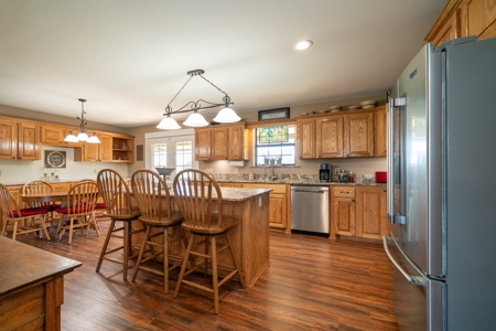 East TX Ranch, Multi-Generational Living, Pasture and Pond - image 25