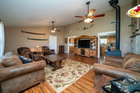 East TX Ranch, Multi-Generational Living, Pasture and Pond - image 22