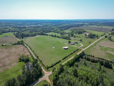 East TX Ranch, Multi-Generational Living, Pasture and Pond - image 2