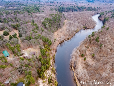 Custom Log Home on 10+ Acres with private Muskegon river frontage - image 38