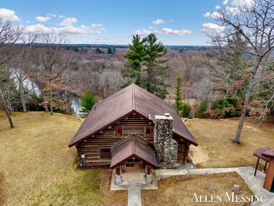 Custom Log Home on 10+ Acres with private Muskegon river frontage - image 37