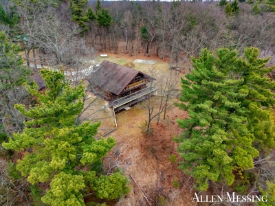Custom Log Home on 10+ Acres with private Muskegon river frontage - image 46
