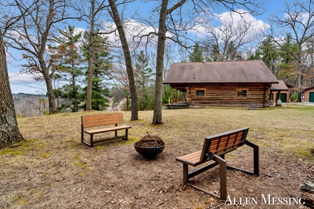 Custom Log Home on 10+ Acres with private Muskegon river frontage - image 43