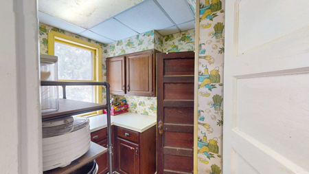 Beautiful Victorian Farmhouse in Presque Isle Maine! - image 14