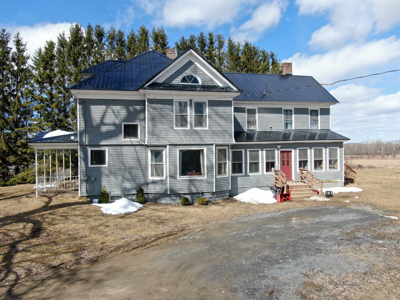 Beautiful Victorian Farmhouse in Presque Isle Maine! - image 9