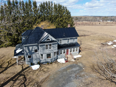 Beautiful Victorian Farmhouse in Presque Isle Maine! - image 6