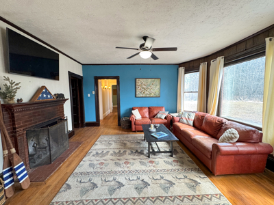 Beautiful Victorian Farmhouse in Presque Isle Maine! - image 19