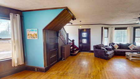 Beautiful Victorian Farmhouse in Presque Isle Maine! - image 28