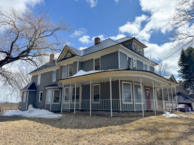Beautiful Victorian Farmhouse in Presque Isle Maine! - image 7