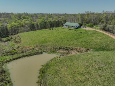 Country Home For Sale in Leoma TN - image 3