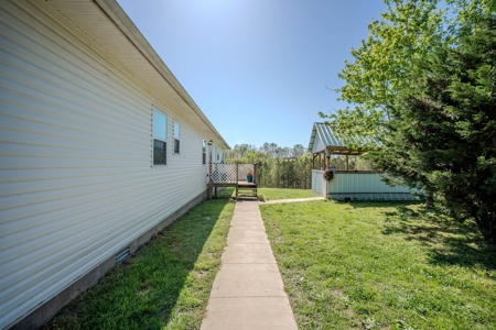 Country Home For Sale in Leoma TN - image 12