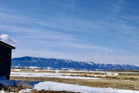 Peaceful Country Living with Breathtaking Mountain Views - image 6