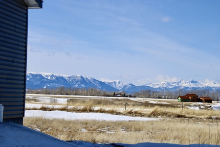 Peaceful Country Living with Breathtaking Mountain Views - image 5