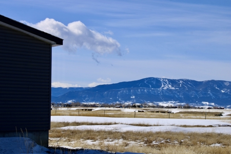 Peaceful Country Living with Breathtaking Mountain Views - image 7