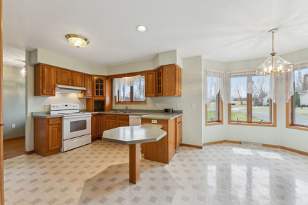 Charming Ranch Home in the Bent Tree subdivision, Baraboo WI - image 17