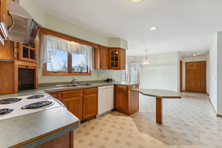 Charming Ranch Home in the Bent Tree subdivision, Baraboo WI - image 24