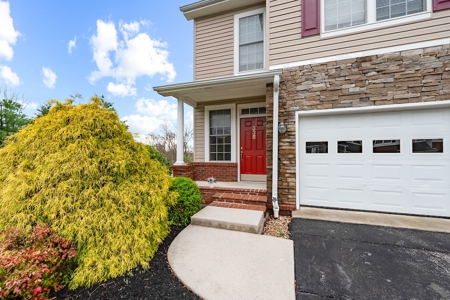 Spacious Townhome for Sale in Blacksburg VA - image 3