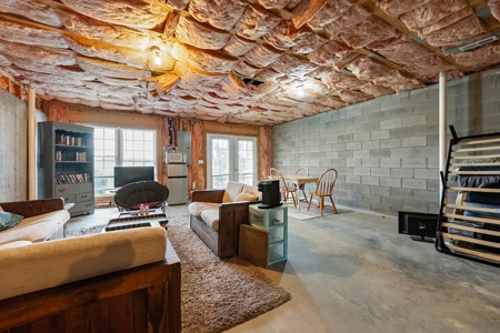 Spacious Townhome for Sale in Blacksburg VA - image 38