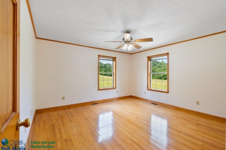 Home on Dale Hollow Lake in Byrdstown, TN - image 33