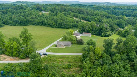 Home on Dale Hollow Lake in Byrdstown, TN - image 14
