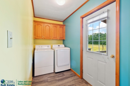 Home on Dale Hollow Lake in Byrdstown, TN - image 30