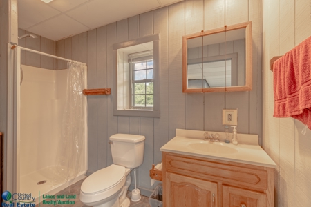 Home on Dale Hollow Lake in Byrdstown, TN - image 43