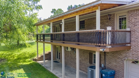 Home on Dale Hollow Lake in Byrdstown, TN - image 8