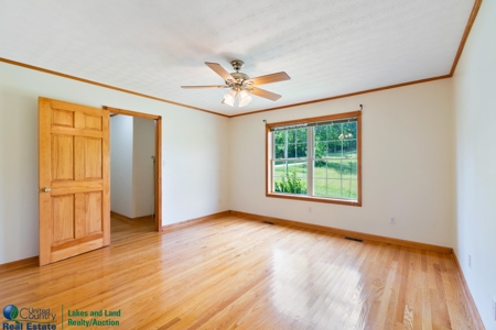 Home on Dale Hollow Lake in Byrdstown, TN - image 34