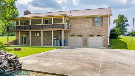 Home on Dale Hollow Lake in Byrdstown, TN - image 6