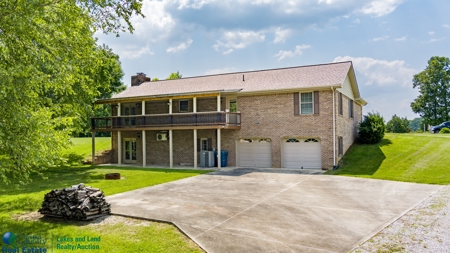 Home on Dale Hollow Lake in Byrdstown, TN - image 10