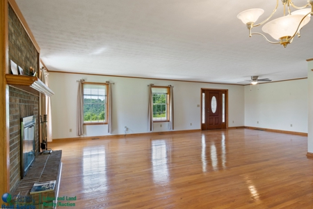 Home on Dale Hollow Lake in Byrdstown, TN - image 25