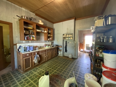 Charming 21-Acre Country Estate with Versatile Living Powderly TX - image 22