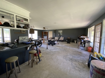 Charming 21-Acre Country Estate with Versatile Living Powderly TX - image 14