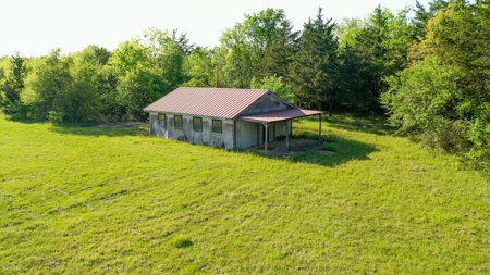 Charming 21-Acre Country Estate with Versatile Living Powderly TX - image 43