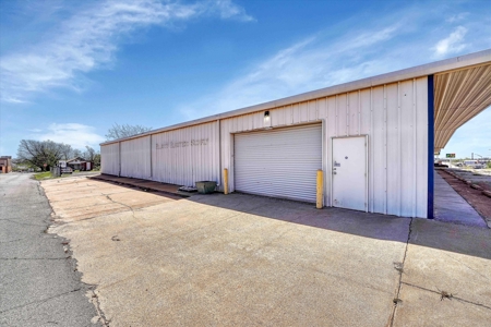 Strategic Industrial Warehouse with Highway Frontage Clinton,OK - image 25