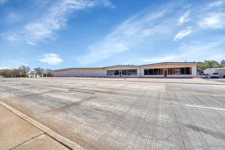 Strategic Industrial Warehouse with Highway Frontage Clinton,OK - image 3
