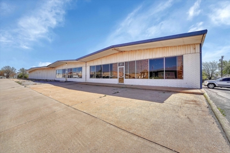 Strategic Industrial Warehouse with Highway Frontage Clinton,OK - image 4