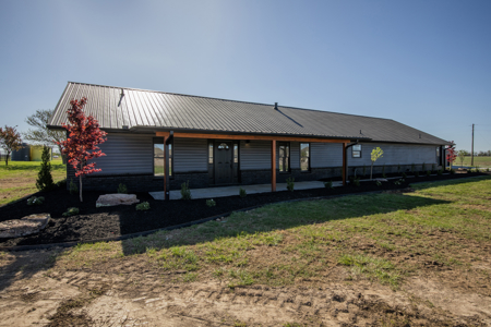 Remodeled Home on 3.03 Acres in Bentonville - image 1
