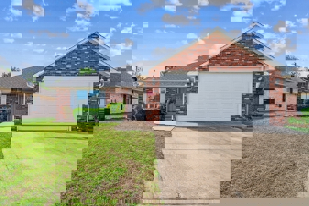 Pryor, Oklahoma Home in Town For Sale - image 2