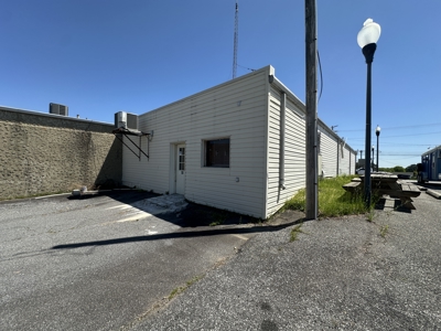 Multi-Use Commercial Building in Taylorsville NC for Auction - image 3