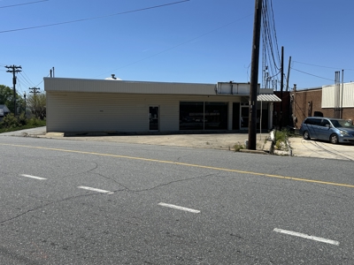 Multi-Use Commercial Building in Taylorsville NC for Auction - image 2