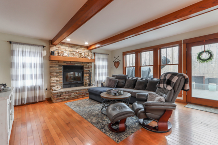 Custom High-End Home for Sale in Waupaca, WI - image 17