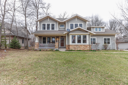 Custom High-End Home for Sale in Waupaca, WI - image 1