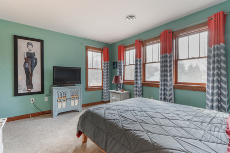 Custom High-End Home for Sale in Waupaca, WI - image 41